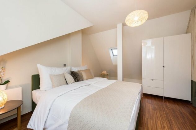 EMPIRENT River Apartments - Photo3