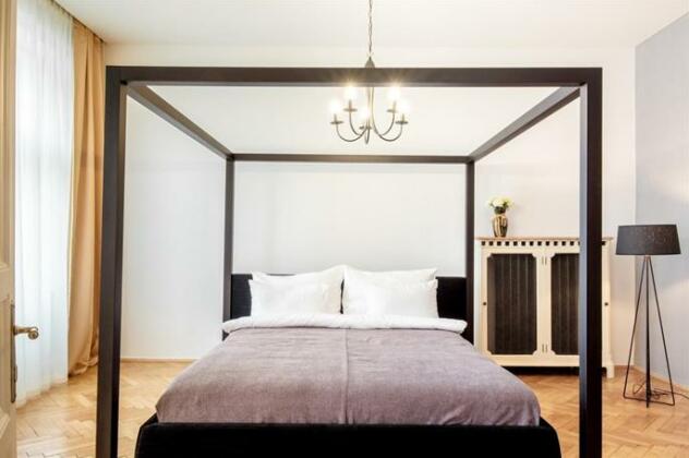 Franz Apartments - Photo2