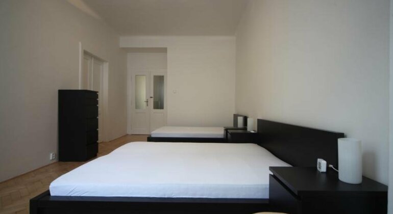 Golden Karlin Apartment - Photo3