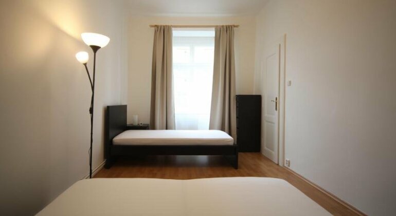 Golden Karlin Apartment - Photo4