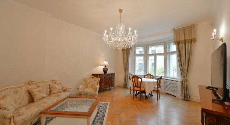 Gorgeous apartment on U Milosrdnych - Photo2