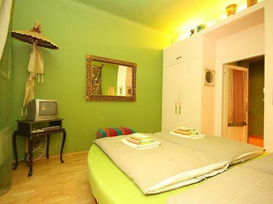 Interhome - Wenzigova - Photo3