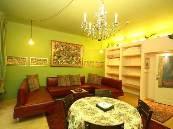Interhome - Wenzigova - Photo5