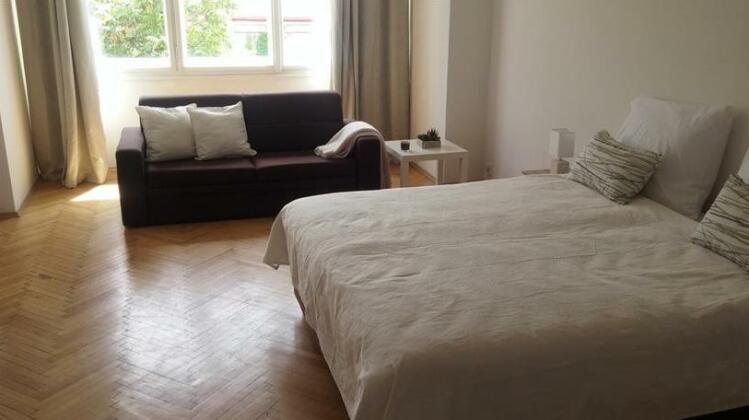 Large Apartment 1min Walk to Metro Andel by easyBNB - Photo3