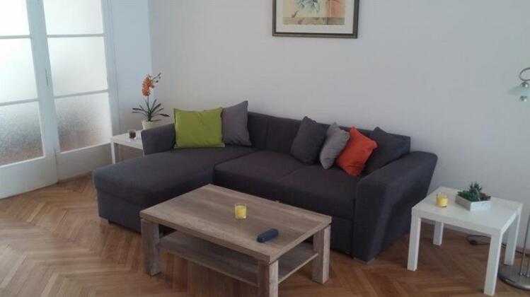 Large Apartment 1min Walk to Metro Andel by easyBNB - Photo4
