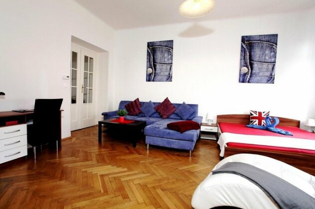 Large Wenceslas Square Apartment for 10 guests - Photo2