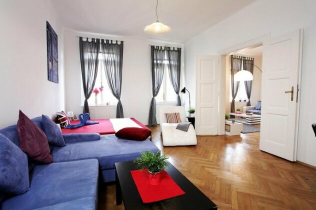 Large Wenceslas Square Apartment for 10 guests - Photo4