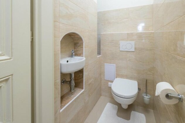 New Central Apartment By The Charles Bridge - Photo4
