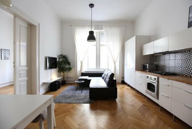 Old Town / 100 m2 / 3 Bedroom / Delightful - Photo2