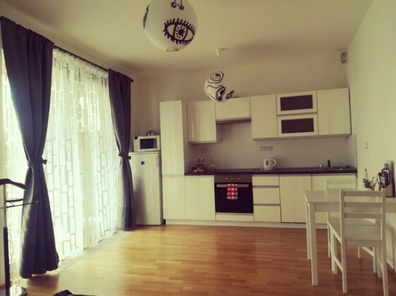 Palmovka Terrace Apartment - Photo5