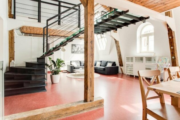 Prague CITY CENTER design LOFT by HOMERENT BB