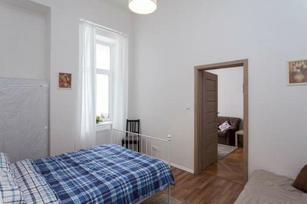 Preslova Nineteen - Photo4