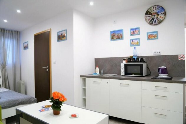 Republic Square Loft Apartments - Photo3