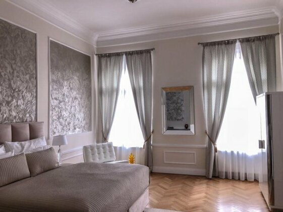 Royal Apartment In Centre - Photo2