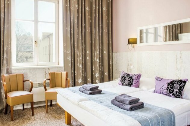 Royal Court Hotel - Photo2