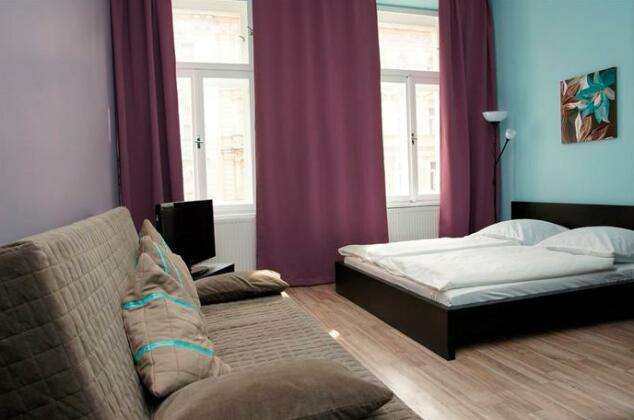 Royal Court Legerova - Photo3