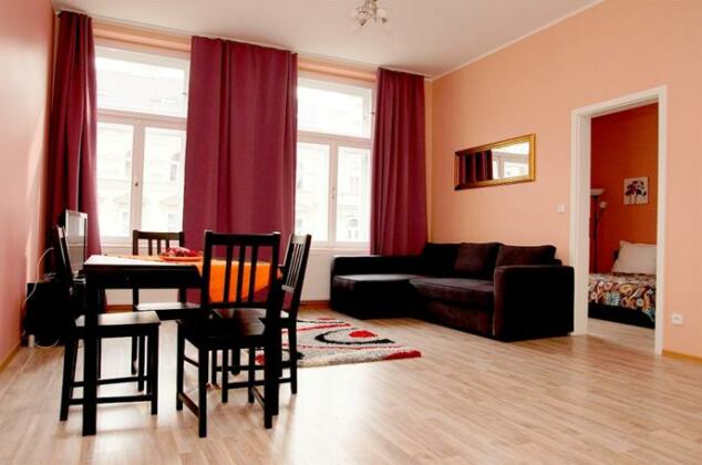 Royal Court Legerova - Photo4