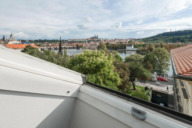 Spectacular views of Prague castle apartment