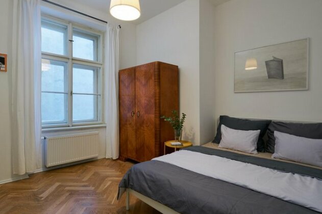 Sunny Prague Apartment - Photo2