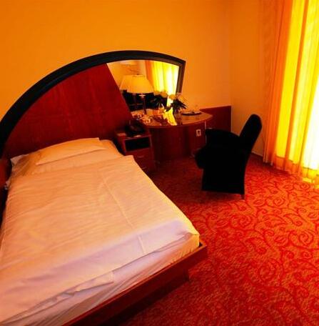 Wellness Hotel Eroplan - Photo2