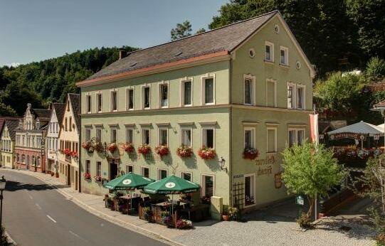 Gasthof & Hotel Goldener Hirsch - Photo2