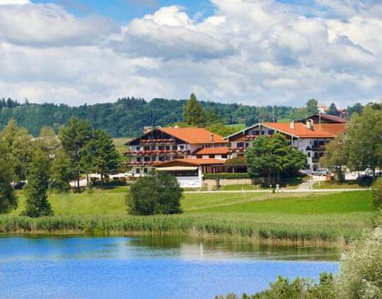 Hotel Seeblick Bad Endorf - Photo2