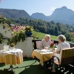 Hotel Restaurant Cafe Neu Meran - Photo3