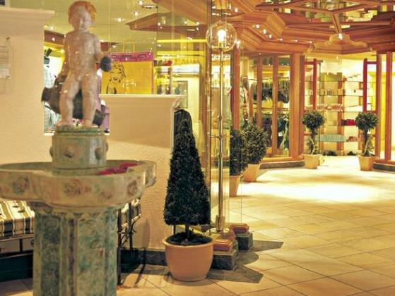 Hotel Traube Tonbach - Photo3