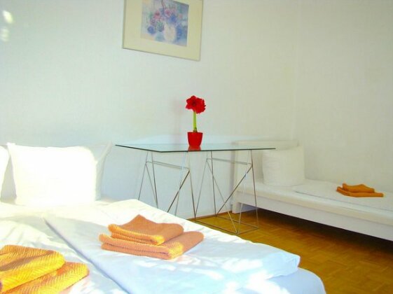 2 Room Apartment Brandenburg Gate - Photo2