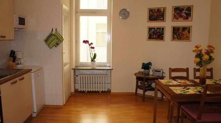2-Room Apartment Emdener Strasse - Photo2