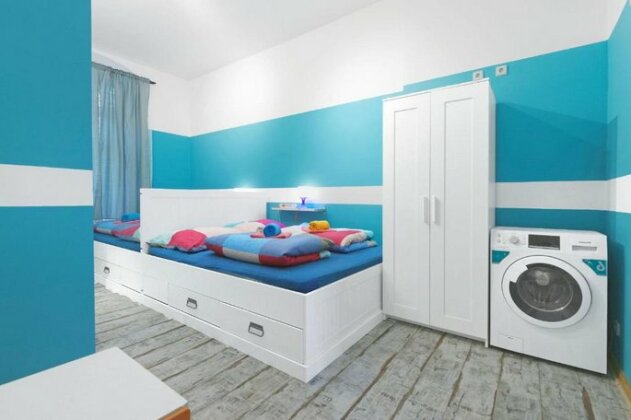 City Apartment Family & Friends - Photo3