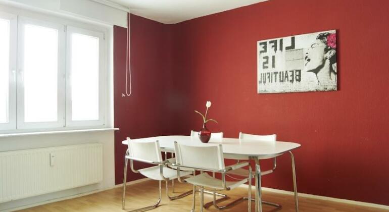 City-Center 3-room Apartment in Mitte - Photo3