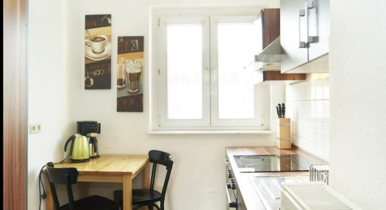 City-Center 3-room Apartment in Mitte - Photo4