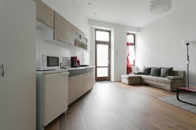 City Studio Apartment for 4 near Sonnenallee - Photo4