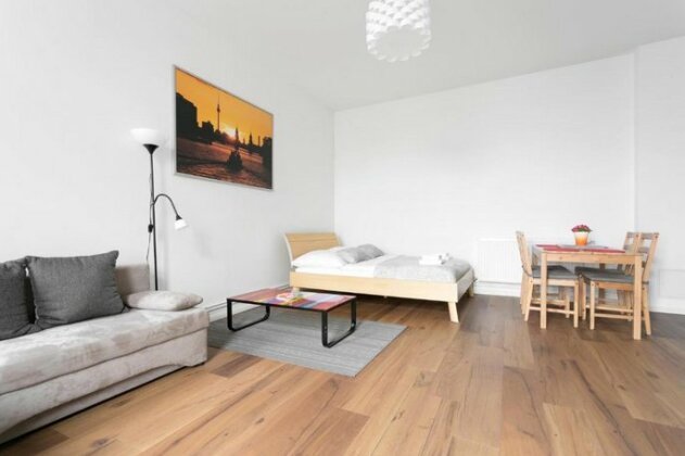 City Studio Apartment for 4 near Sonnenallee - Photo5