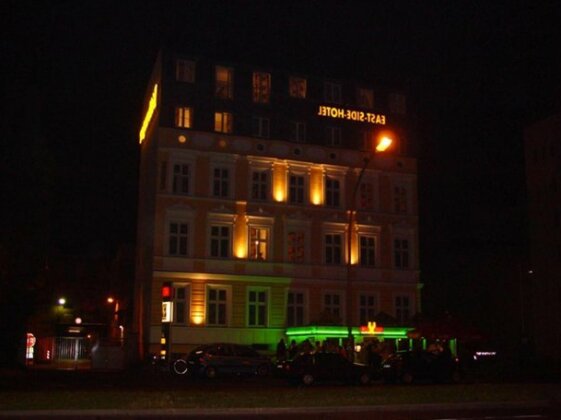 East Side Hotel Berlin - Photo2