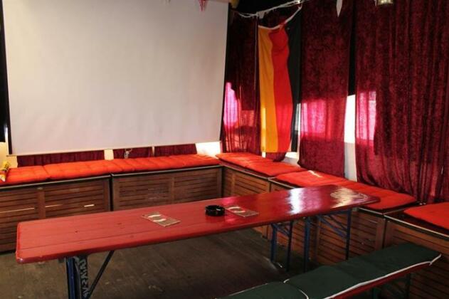 Eastern & Western Comfort Hostelboat - Photo3
