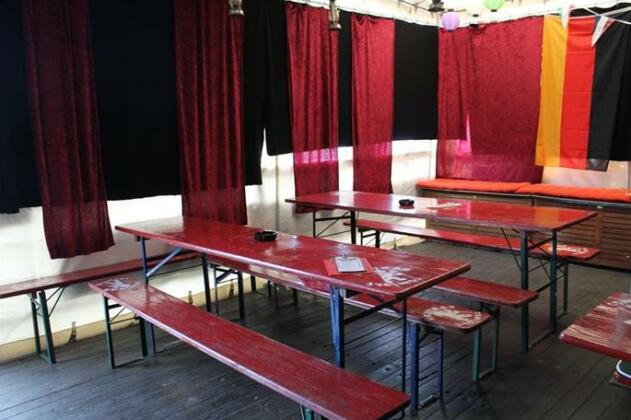 Eastern & Western Comfort Hostelboat - Photo4