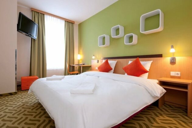 Ibis Styles Berlin City Ost - Photo4