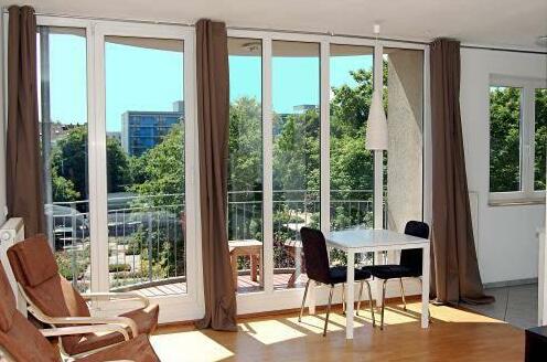 Parkview Apartments Berlin - Photo2