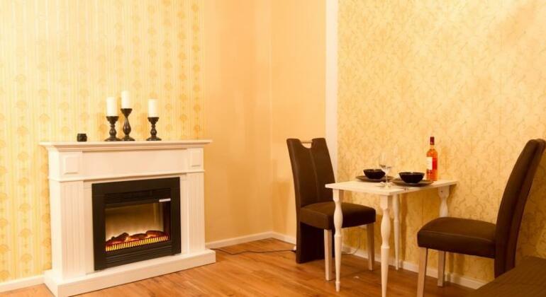 Romantic Modern Centre Apartment - Photo2