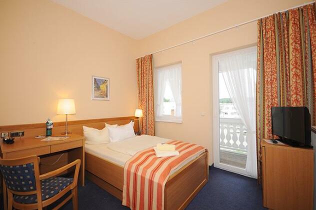 Strandhotel zur Promenade - Photo2