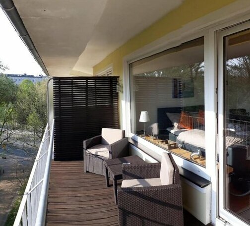 Modern City Apartment with balcony and nice parc view - Photo4