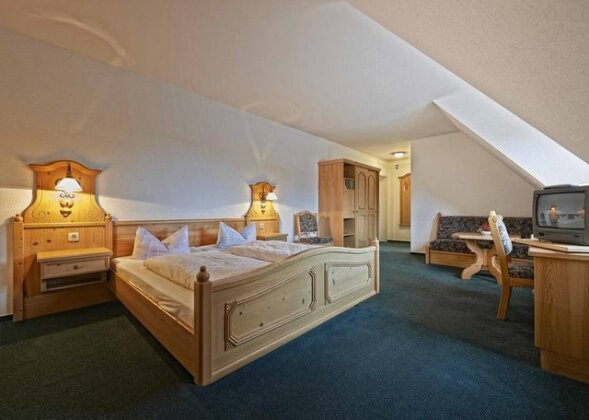 Hotel & Restaurant Pelzer - Photo2