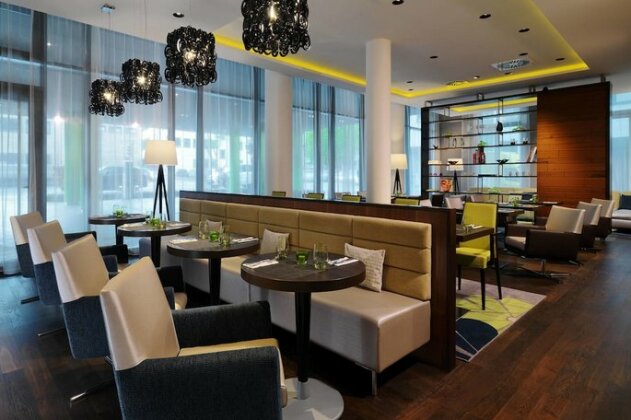 Courtyard by Marriott Cologne - Photo2