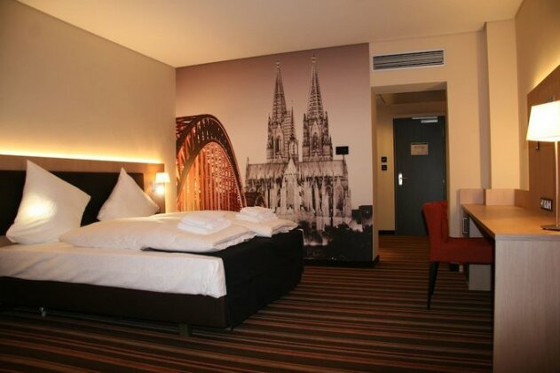 Hotel Fortune Cologne - Photo2