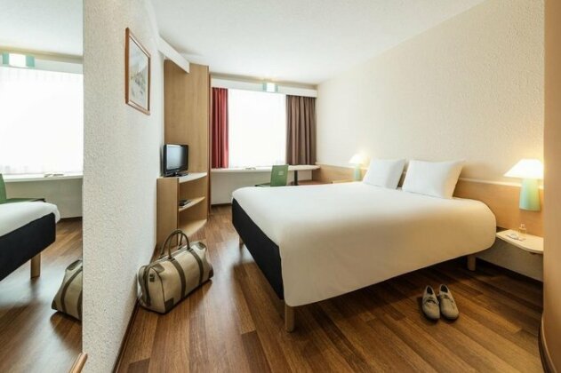 Ibis Hotel Koln Airport - Photo4