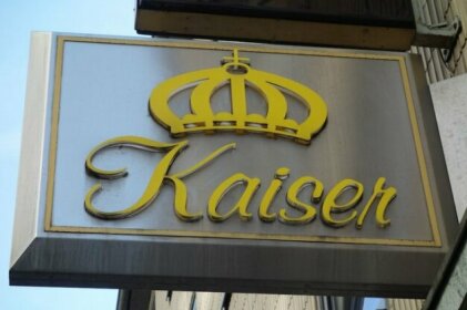 Kaiser Am Wiener Platz