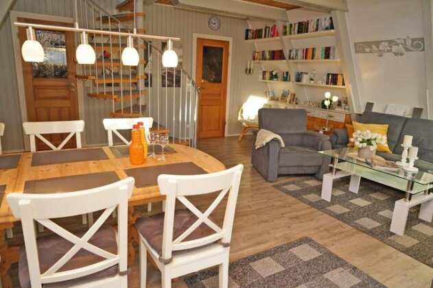 Zeltdachhaus mit viel Platz _ Park - Photo3