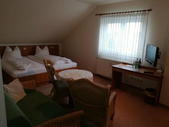 Weinbau & Pension 8Zeilen - Photo2